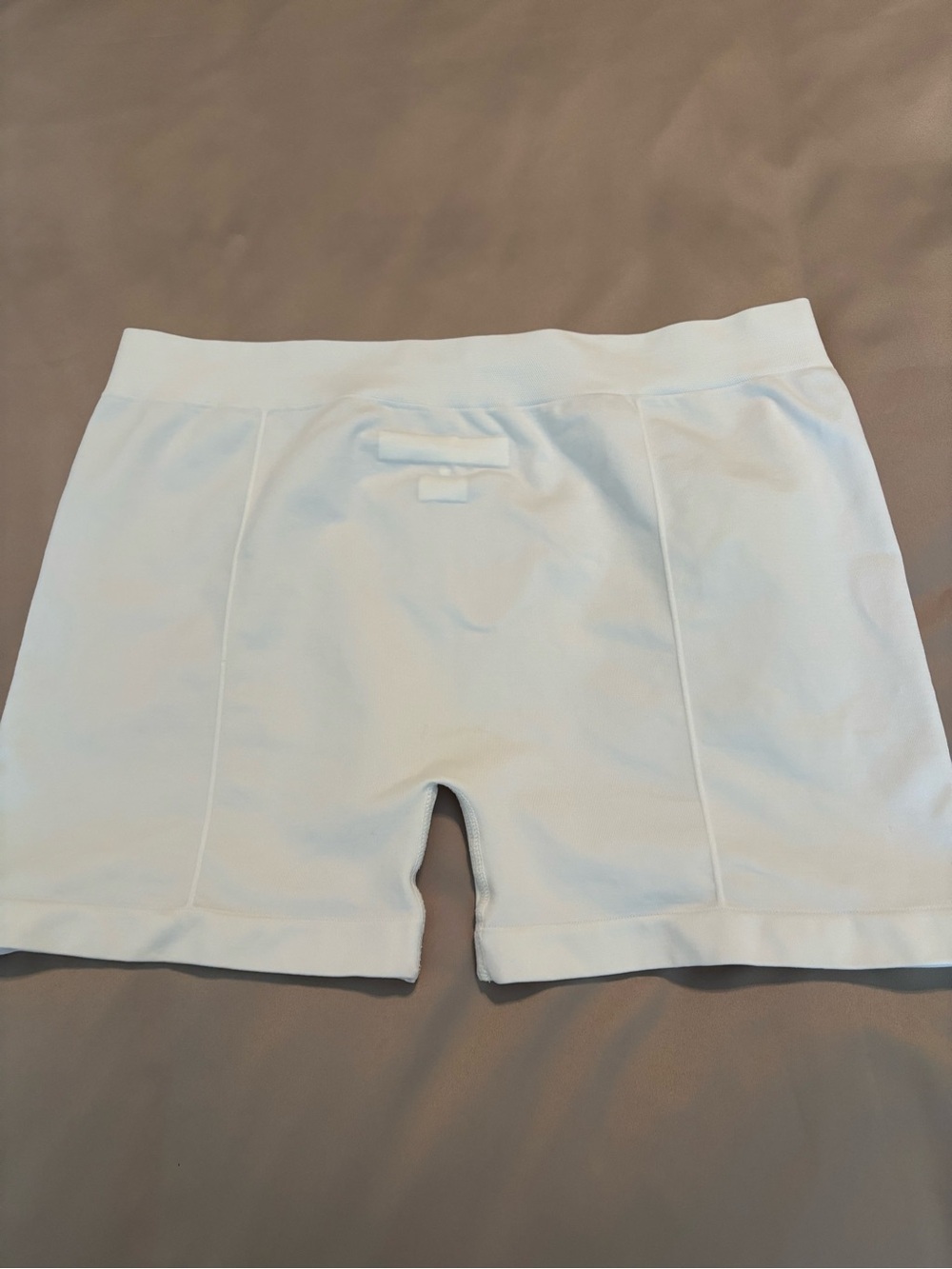 Barely Bolle Tennis Shorts Biker Exercise Shorts size Large - Picture 3 of 3